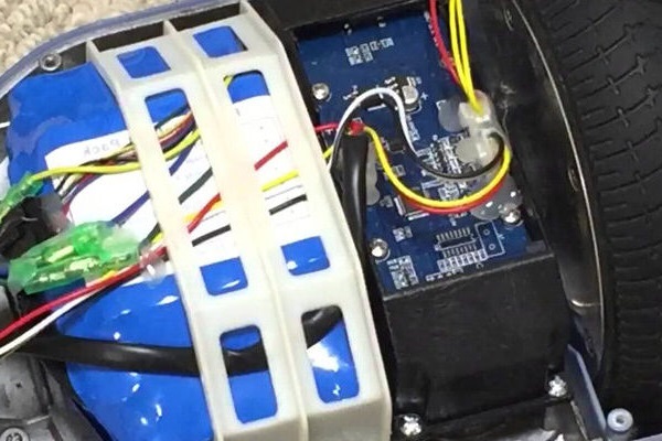 تعمیر باتری اسکوتر برقی به همراه عیب یابی خرابی باتری