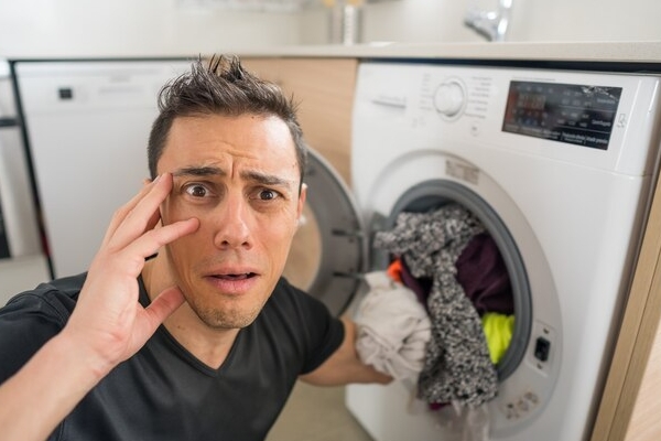 خاموش شدن ناگهانی ماشین لباسشویی در حین کار