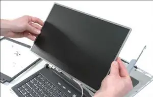 دلایل خرابی LCD لپ‌تاپ