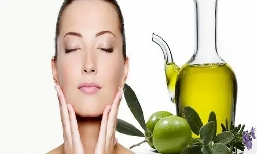  استفاده از روغن زیتون یا روغن نارگیل