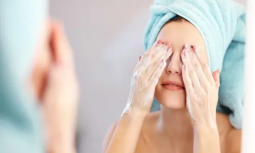  استفاده از آب گرم و صابون