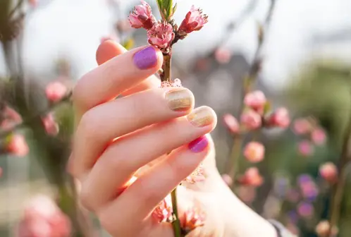 کاشت ناخن طبیعی