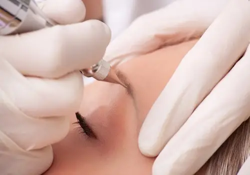 خدمات میکروپیگمنتیشن ابرو