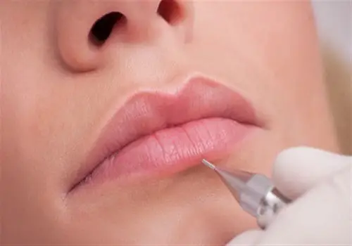 خدمات میکروپیگمنتیشن لب
